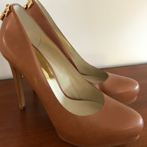 Camel colored Pumps- Michael Kors